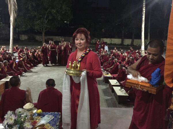 Mynavati presenting awards to students